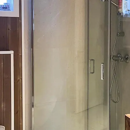 بيت للعطل 4 Bedroom Gorgeous In هونفوس